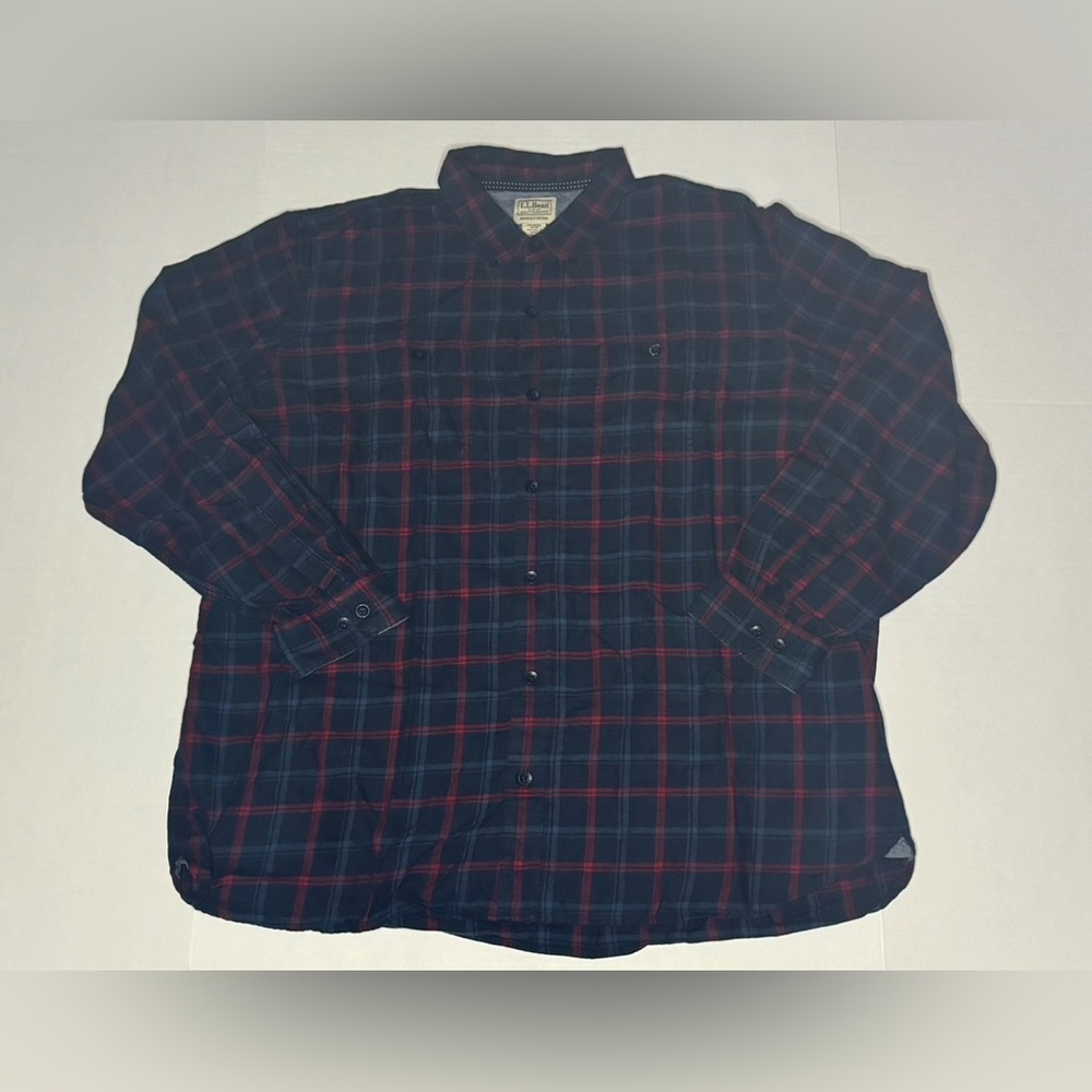 L.L. BEAN SLIGHTLY FITTED  NAVY BLUE AND RED STRIPE LONG SLEEVE FLANNEL